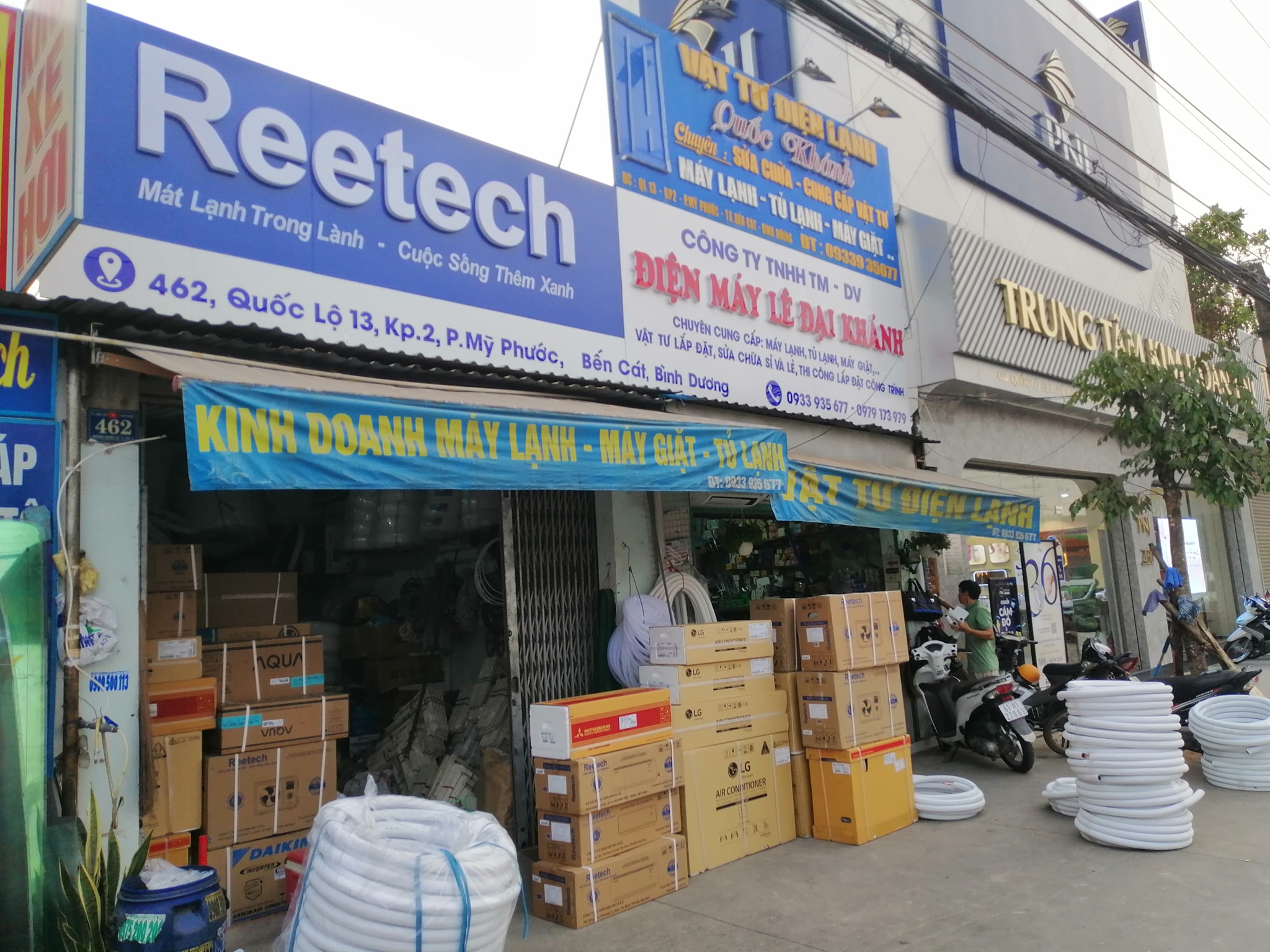 ban-phu-kien-dien-lanh-gia-re