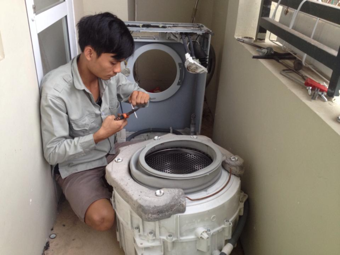 Cửa hàng sửa chữa máy giặt ở Bến Cát